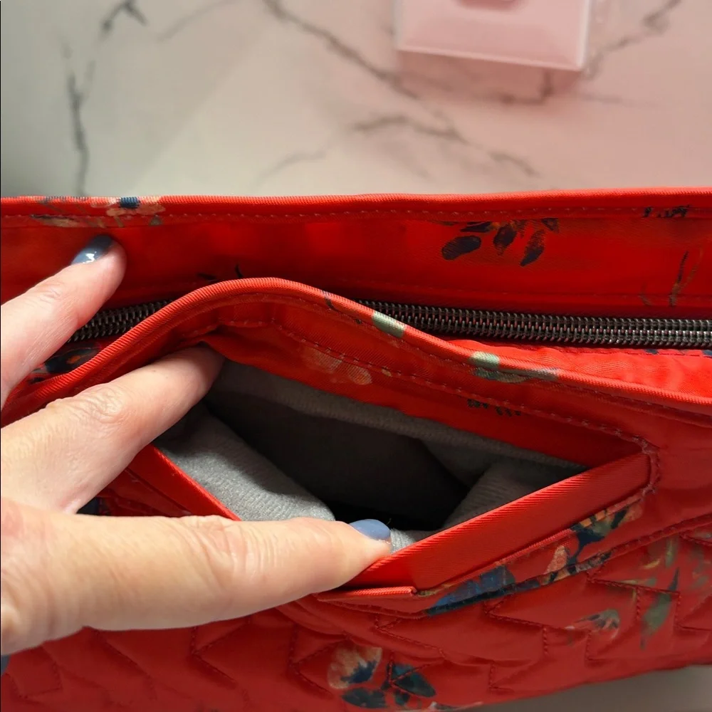 Lug Wings SE medium crossbody bag